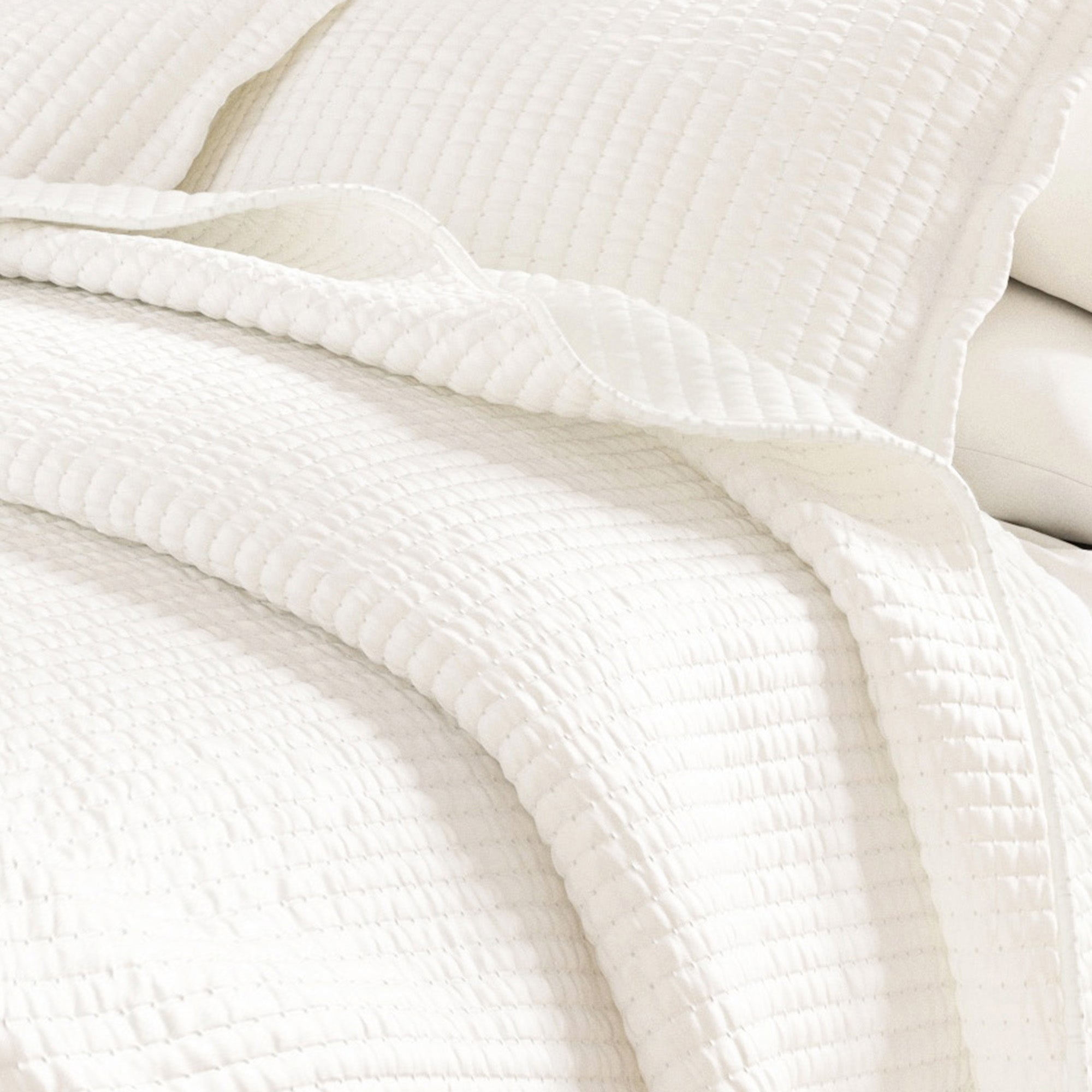 Solid Quilt - Alicia Collection