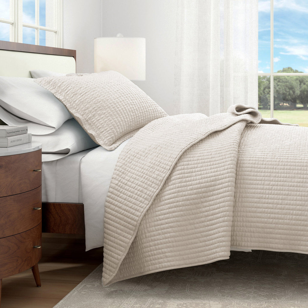 Solid Quilt - Alicia Collection