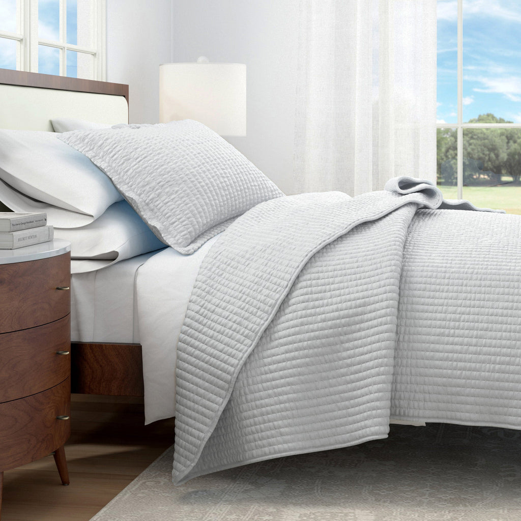 Solid Quilt - Alicia Collection